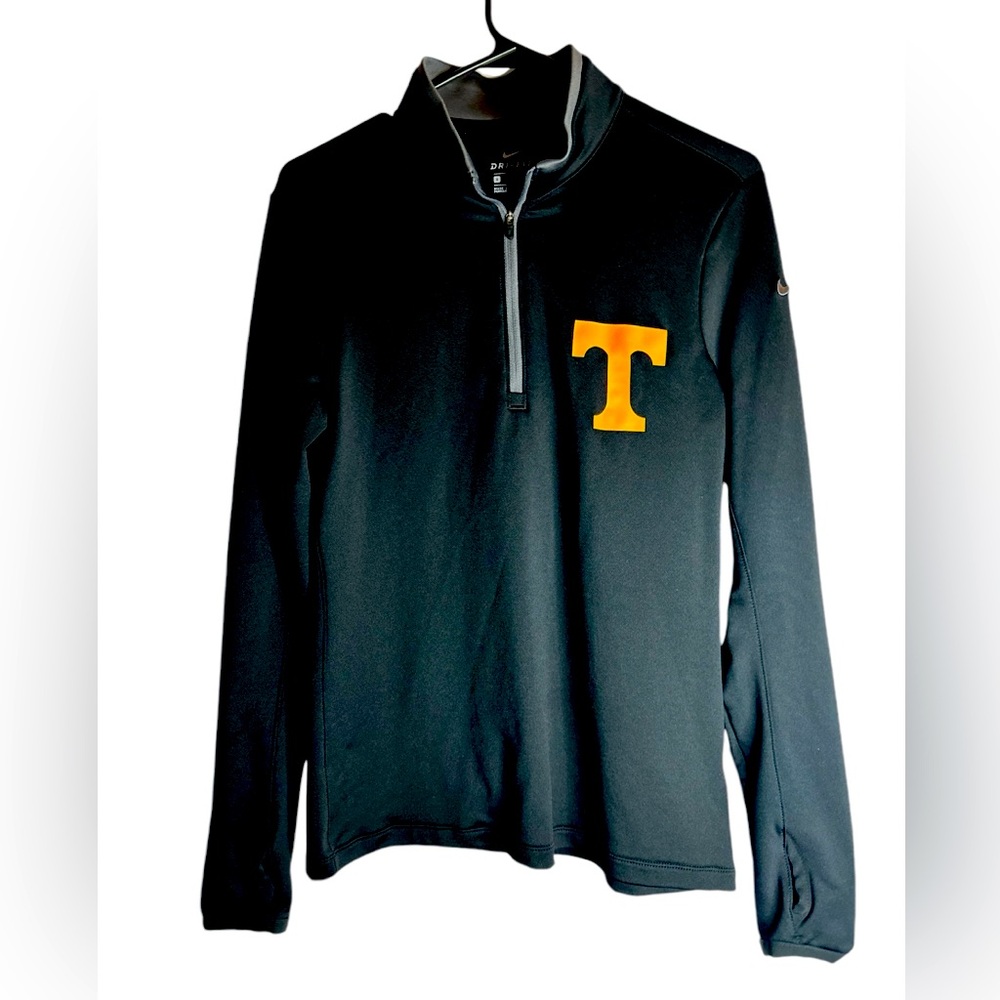 Nike Dri Fit, University of Tennessee🔸 Women’s long sleeve, half zip top